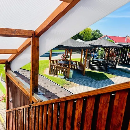 Tyche Guest house Surany